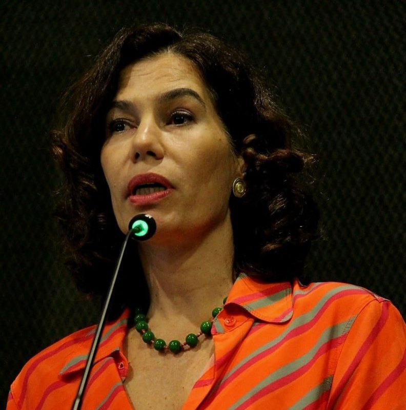 EGLE DOS SANTOS MONTEIRO